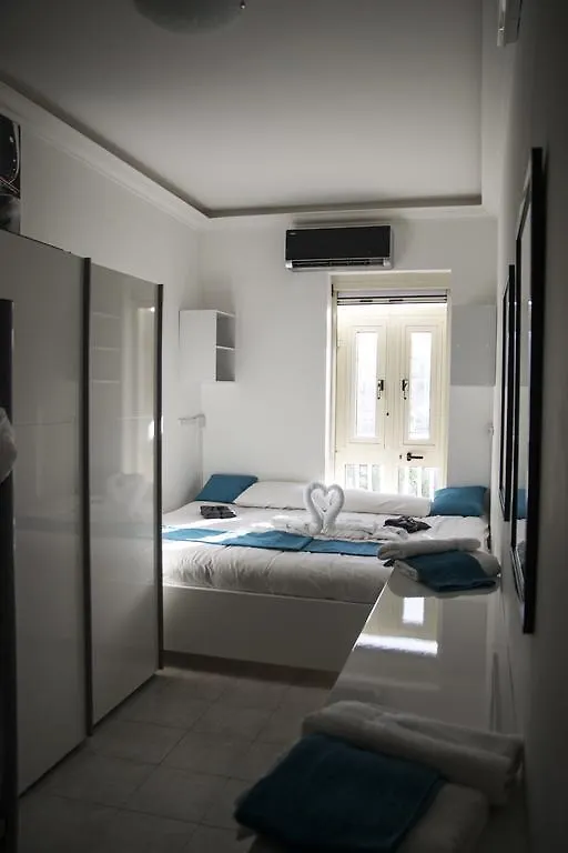 Seabreeze Apartment In Gzira Malta Malta