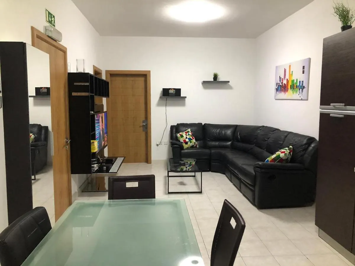Seabreeze Apartment In Gzira Malta